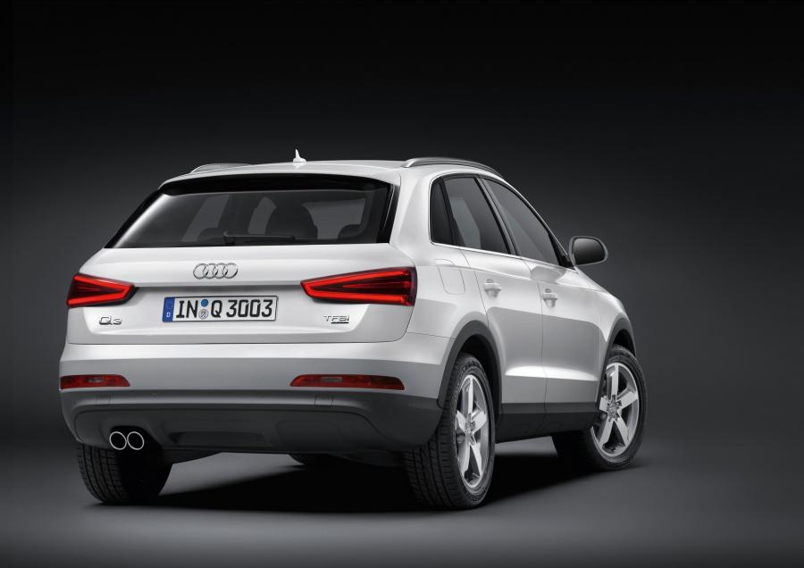  Audi Q3 2.0 TFSI Quattro (8U) 2011 года  (WW) (фото 27 из 38)